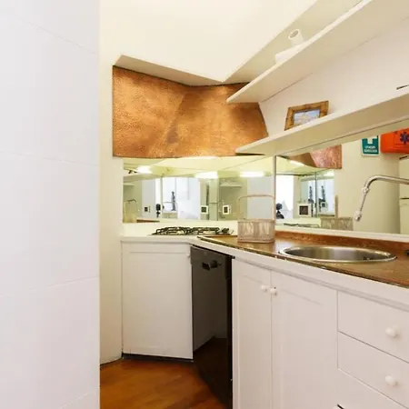 Piazza Navona Luxury 6 People Apartment Rome